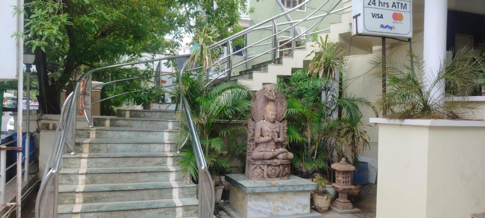 Hotel City Palace Brahmapur Exteriör bild
